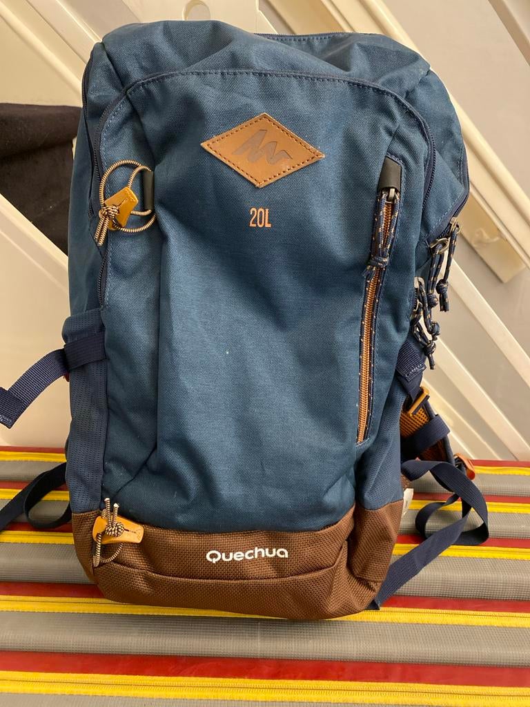 Quechua rugzak 20L - Ideaal voor dagtochten, 25 tot 40 cm, Zo goed als nieuw, Trekking, Ophalen