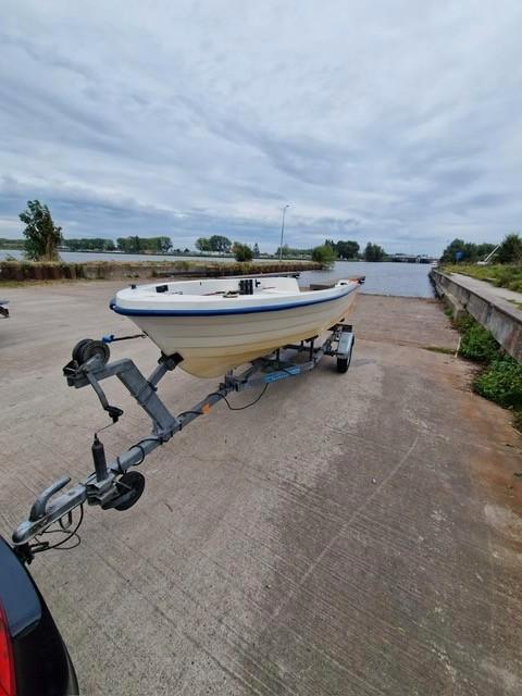 Wato 410 met freewheel kantel trailer, Watersport en Boten, Vis- en Consoleboten, Gebruikt, 10 tot 30 pk, 6 meter of meer, Benzine