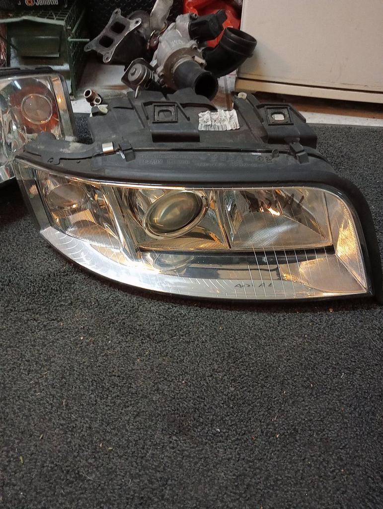 AUDI A6 C5 XENON KOPLAMP RECHTS ORIGINEEL, Gebruikt, -, -, -