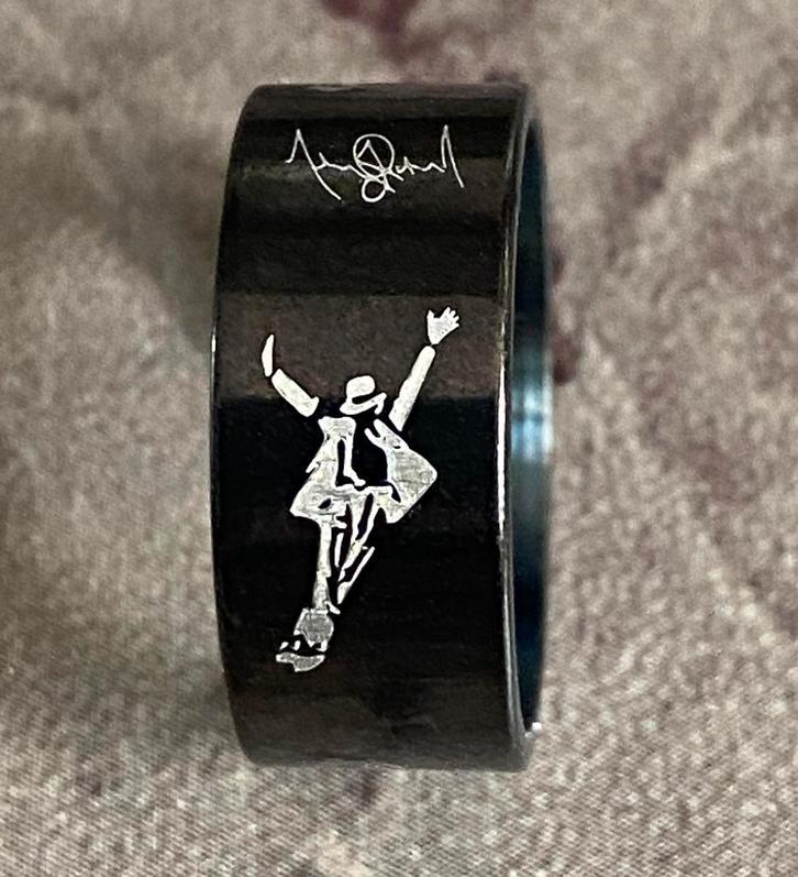 NIEUW - Michael Jackson Smooth ring met handtekening maat 17, Hobby en Vrije tijd, Overige Hobby en Vrije tijd, Nieuw, Ophalen of Verzenden