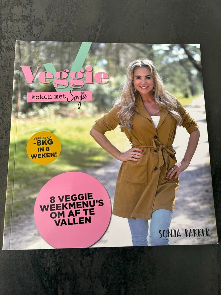 Veggie koken met Sonja Bakker - Afvallen met vegetarische re, Voorgerechten en Soepen, Ophalen of Verzenden, Zo goed als nieuw