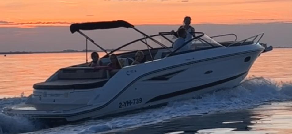 SEA RAY 250SS Sun Sport Full Option 6.2L 350 HP as new, Binnenboordmotor, 6 meter of meer, Ophalen of Verzenden, Zo goed als nieuw