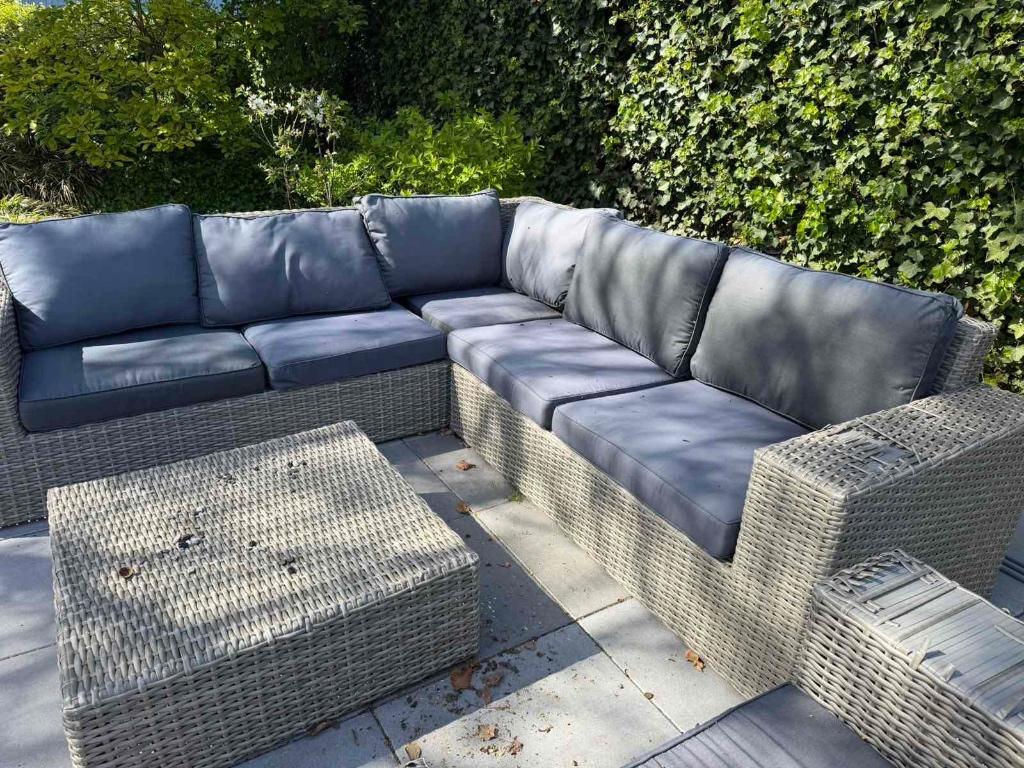 Buiten bank, Ophalen, Gebruikt, 6 zitplaatsen, Loungeset