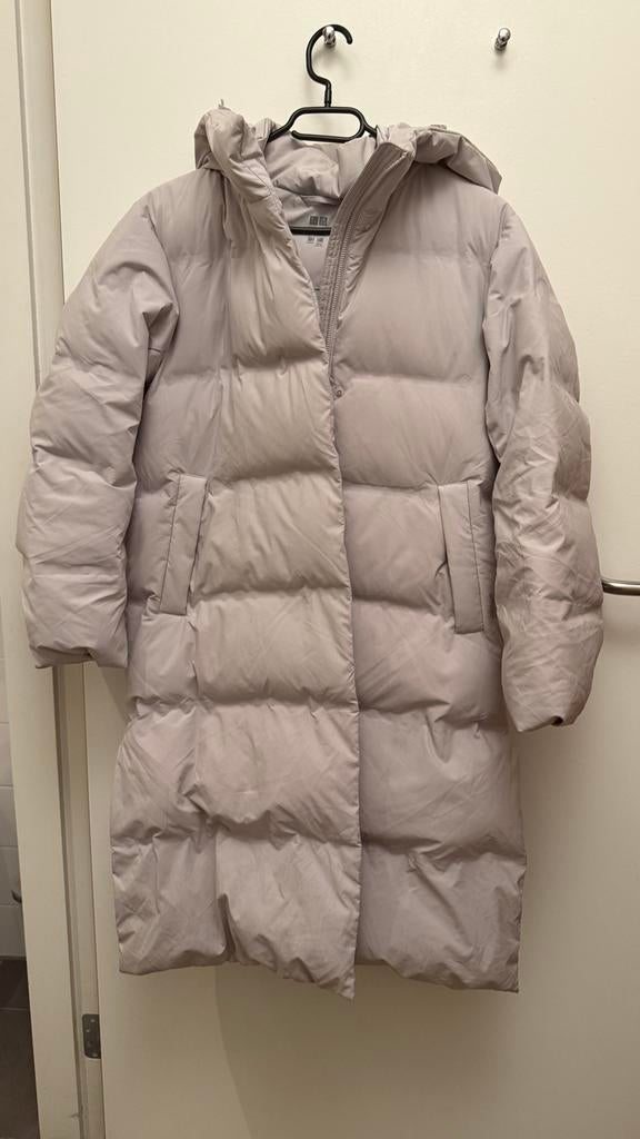 Uniqlo lange pufferjas met capuchon, Kleding | Dames, Jassen | Winter, Ophalen of Verzenden, Zo goed als nieuw, Maat 38/40 (M)