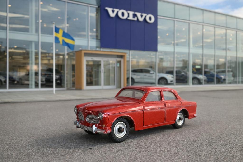 Volvo 122S, Hobby en Vrije tijd, Modelauto's | 1:43, Ophalen of Verzenden, Zo goed als nieuw, Auto, Dinky Toys