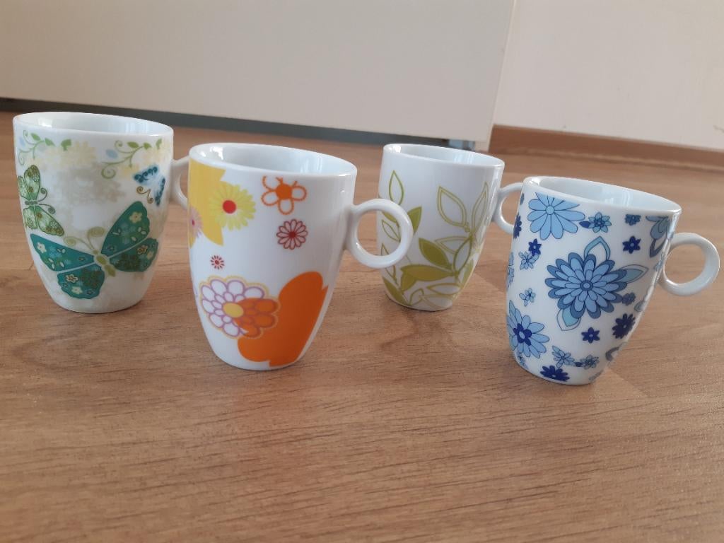 4 senseo kopjes. Zo goed als nieuw, Ophalen, Zo goed als nieuw, Overige stijlen, Kop(pen) en/of Schotel(s)