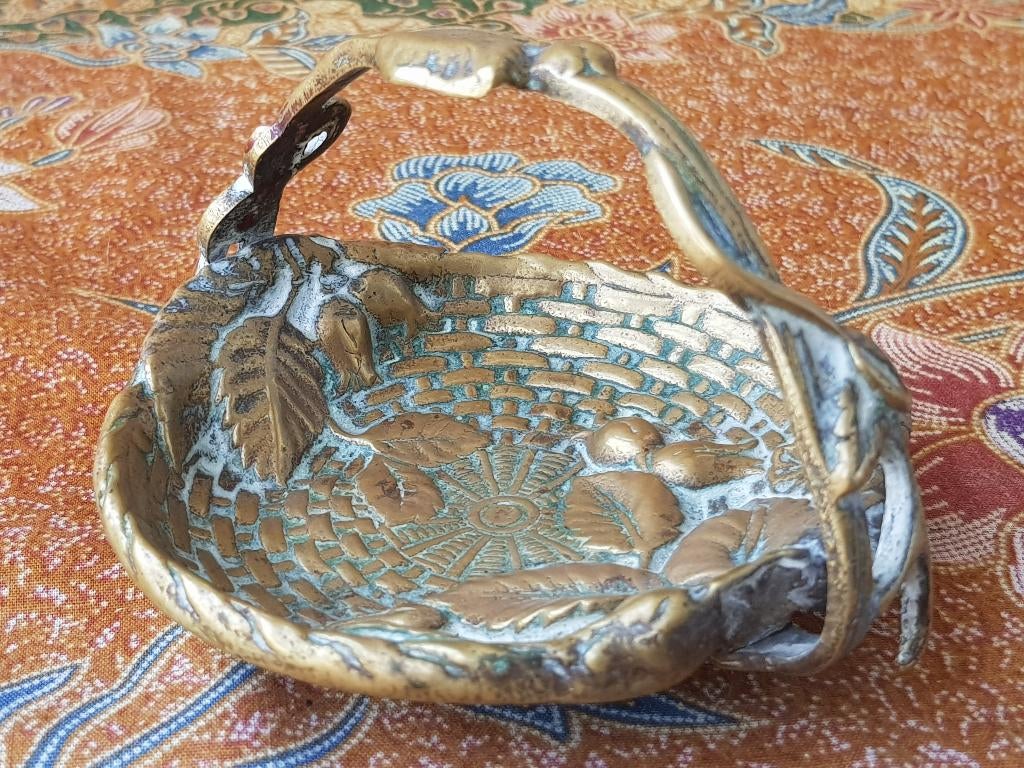 Mooi antiek brons schaaltje uit Engeland 11,5 cm. uit 1860., Antiek en Kunst, Antiek | Koper en Brons, Ophalen of Verzenden, Brons