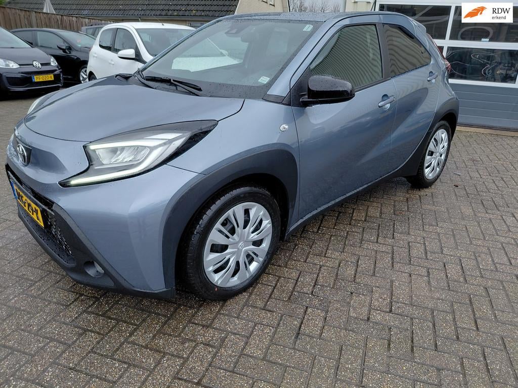 Toyota Aygo X 1.0 VVT-i MT Play, Gebruikt, Euro 6, 920 kg, Handgeschakeld