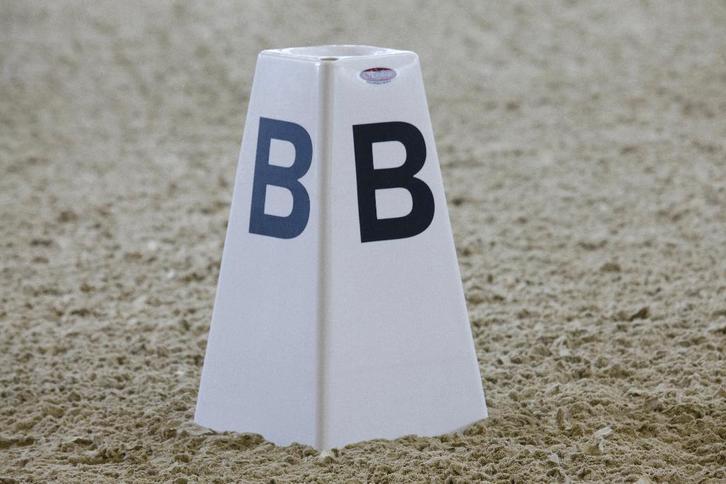 Dressuurletters, letterkegels z-ring. Letterbordje, Dieren en Toebehoren, Paarden en Pony's | Overige Paardenspullen, Nieuw, Dressuur