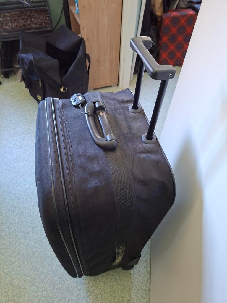 Koffer 60x40x 20 diep 15 €, Ophalen of Verzenden, 30 cm of meer