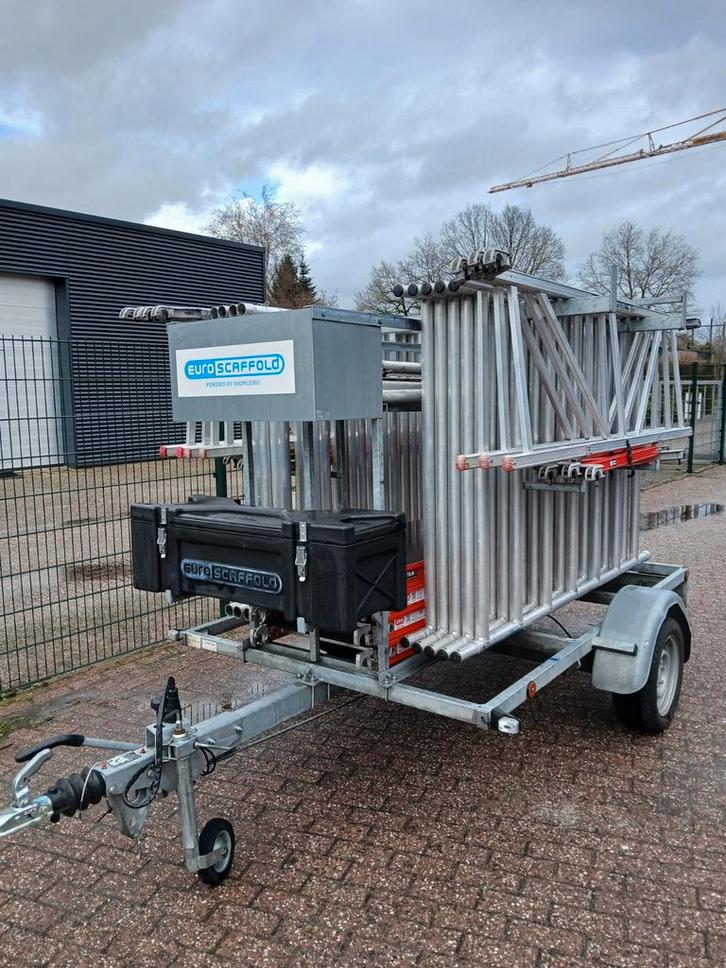 Altrex rolsteiger RS4 als nieuw op aanhanger met kenteken!!, Doe-het-zelf en Verbouw, Steigers, Zo goed als nieuw, Rolsteiger of Kamersteiger