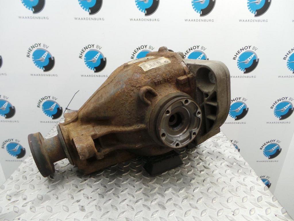 BMW 5 SERIES 530 XD AUTOMAAT DIFFERENTIEEL / CARDAN 2006, Ophalen of Verzenden, Gebruikt, Stiba lid