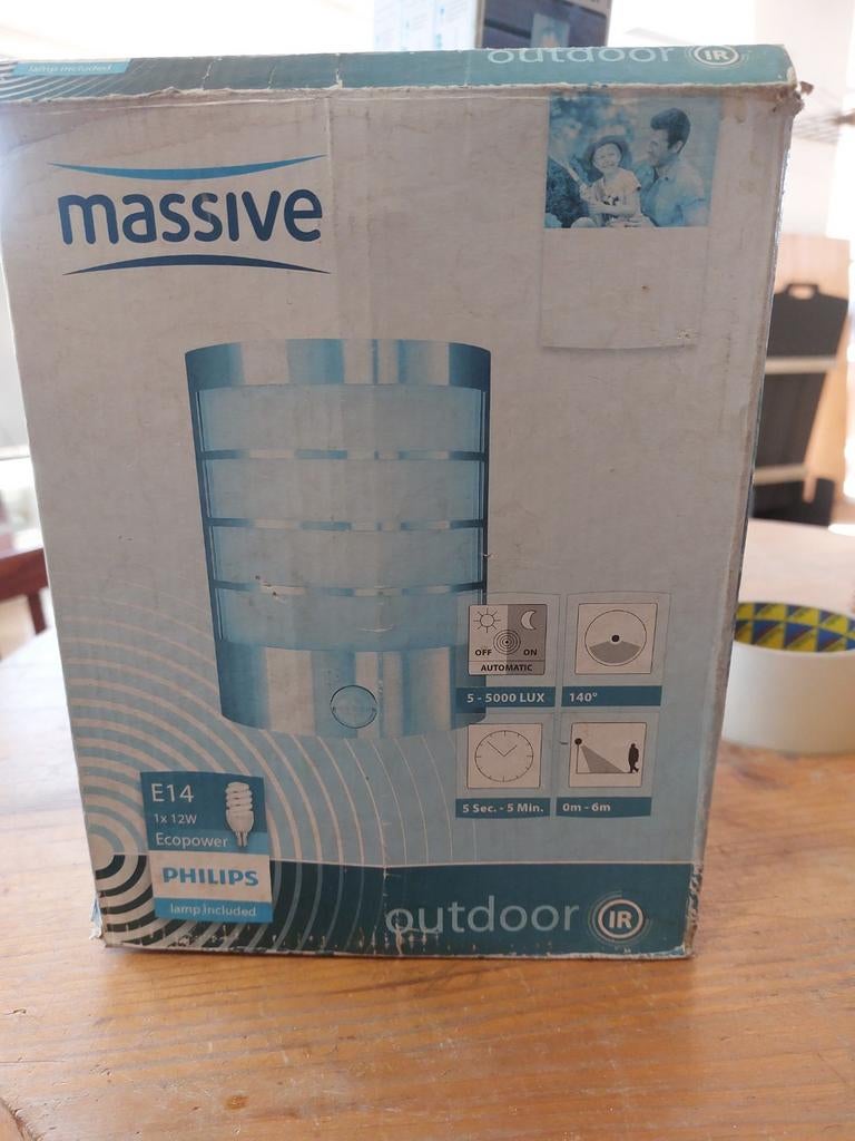 Massive Wandlamp met Bewegingssensor - Nieuw, glas kapot, Kunststof, Minder dan 50 watt, Wandlamp, Nieuw