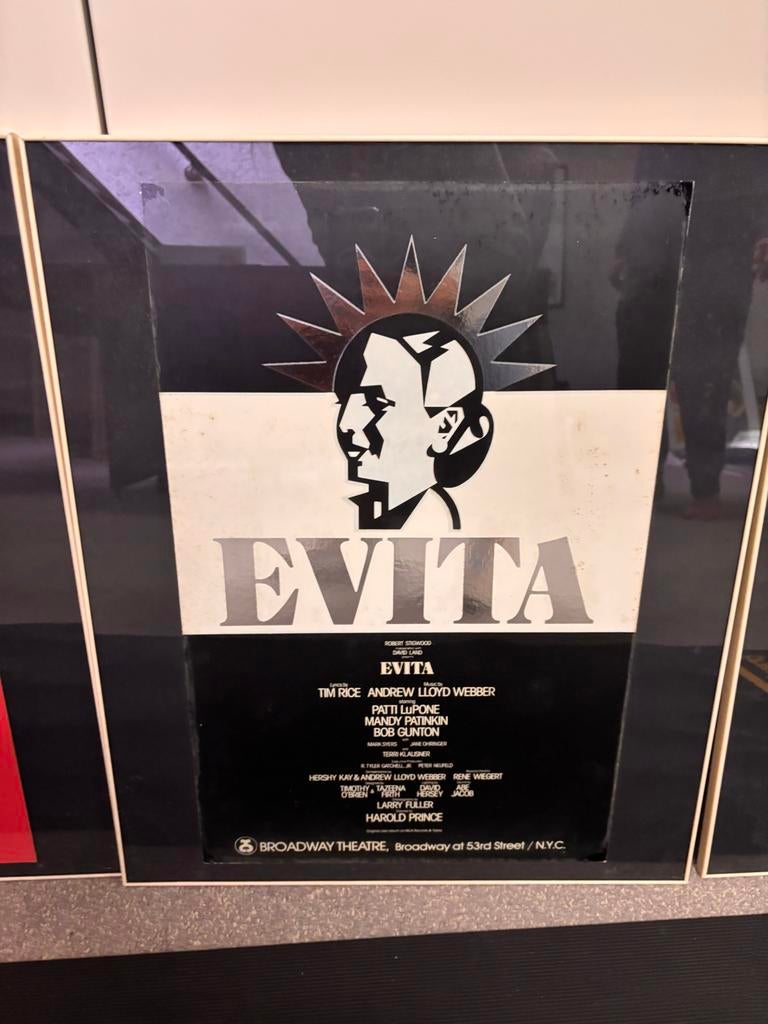 Set van 4 musical posters, Eén persoon, April