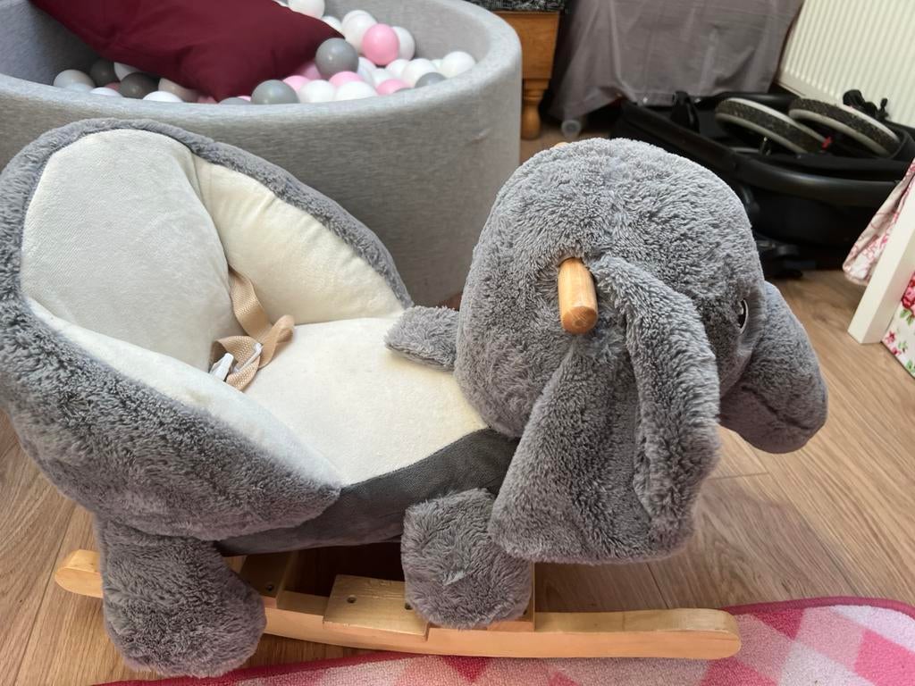 Schommel/ hobbel olifant van Tryco, Ophalen, Zo goed als nieuw