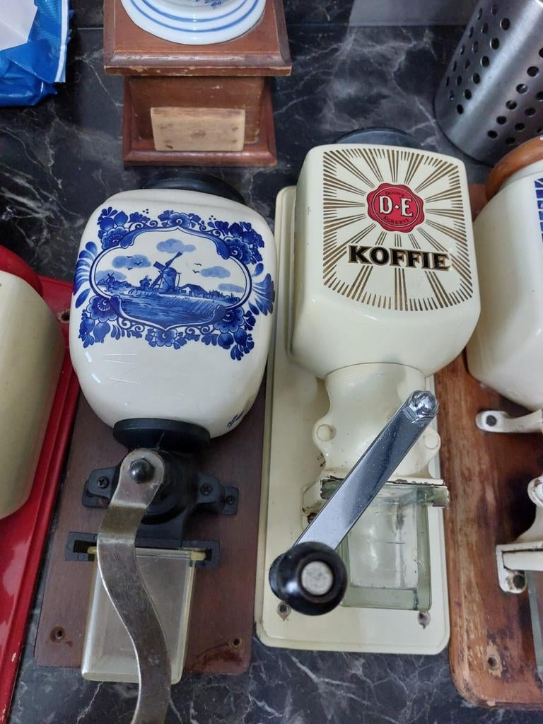 Diverse antieke koffiemolens - Wandmodellen, Gebruikt, Overige modellen, 2 tot 4 kopjes, Koffiebonen