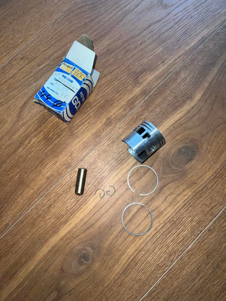 Peugeot Oldtimer Brommer Zuigerkit GOL Ø44 mm. NOS pistonpen, Verzenden, Nieuw, Overige typen, Overige merken