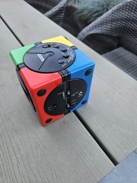 Space Age Rubiks Kubus digitale wekker alarm klok, radio, Ophalen of Verzenden, Overige typen