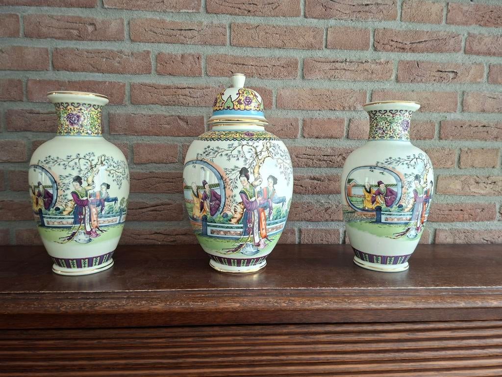Set van 3 Chinese vazen met deksel, Ophalen