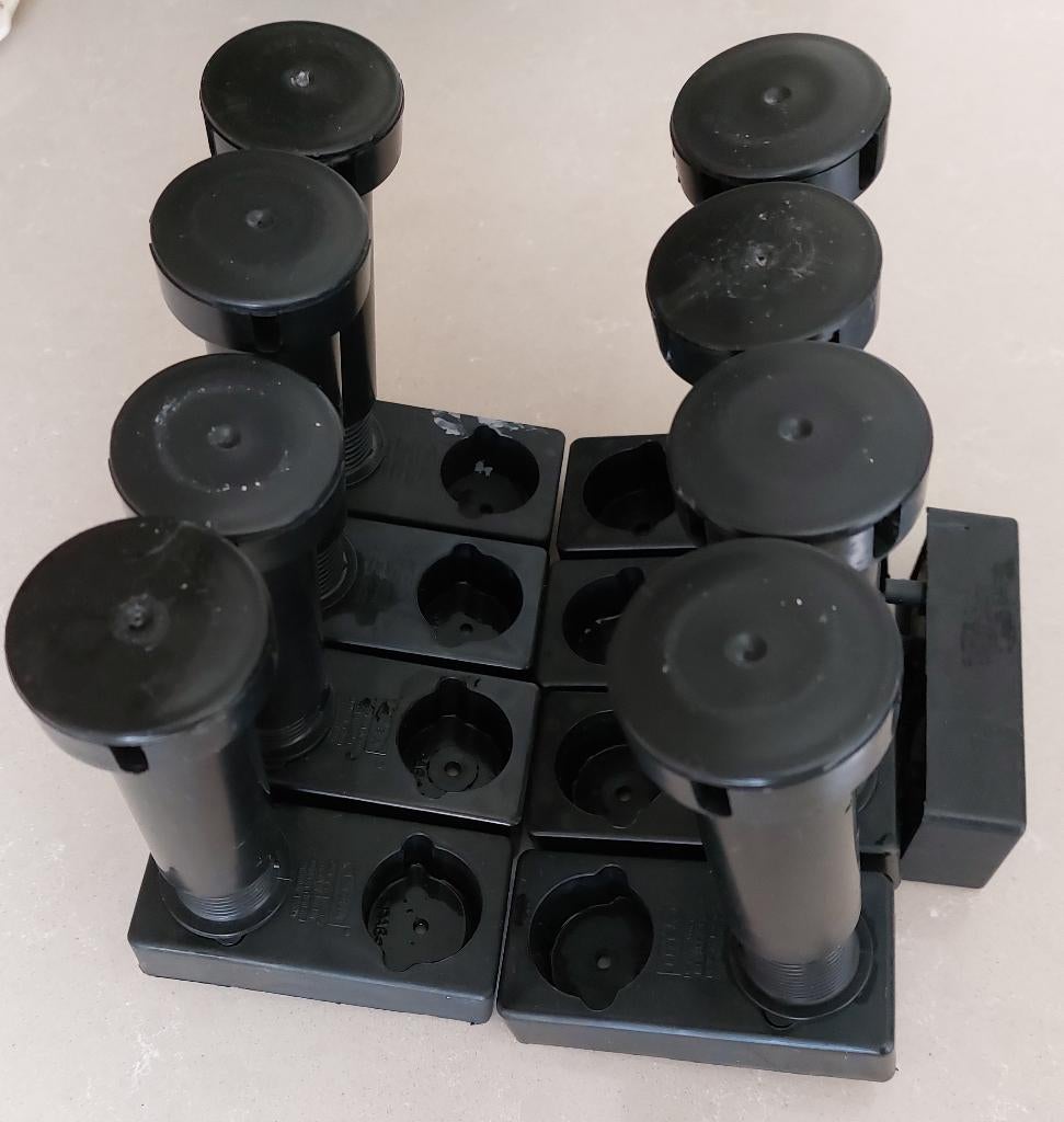 2 sets van vier Ikea stelpoten voor twee keukenonderkasten, Ophalen, Minder dan 50 cm, Gebruikt, Zwart
