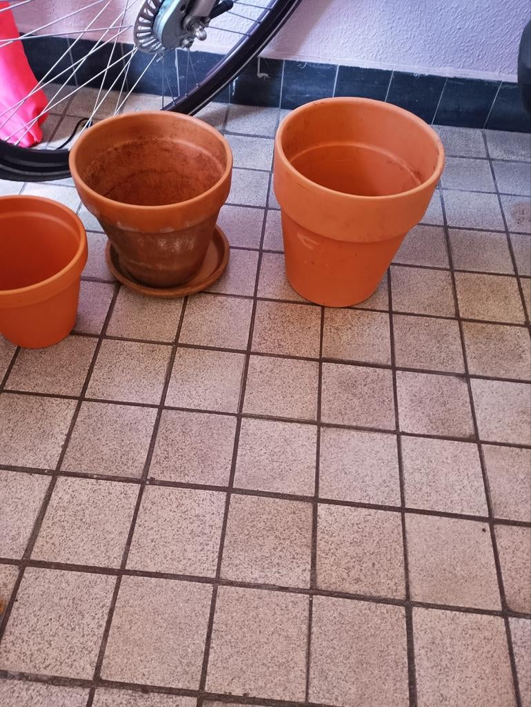 mooie terra cotta potten, Tuin en Terras, Bloempotten, Ophalen, Rond, Aardewerk, Minder dan 40 cm