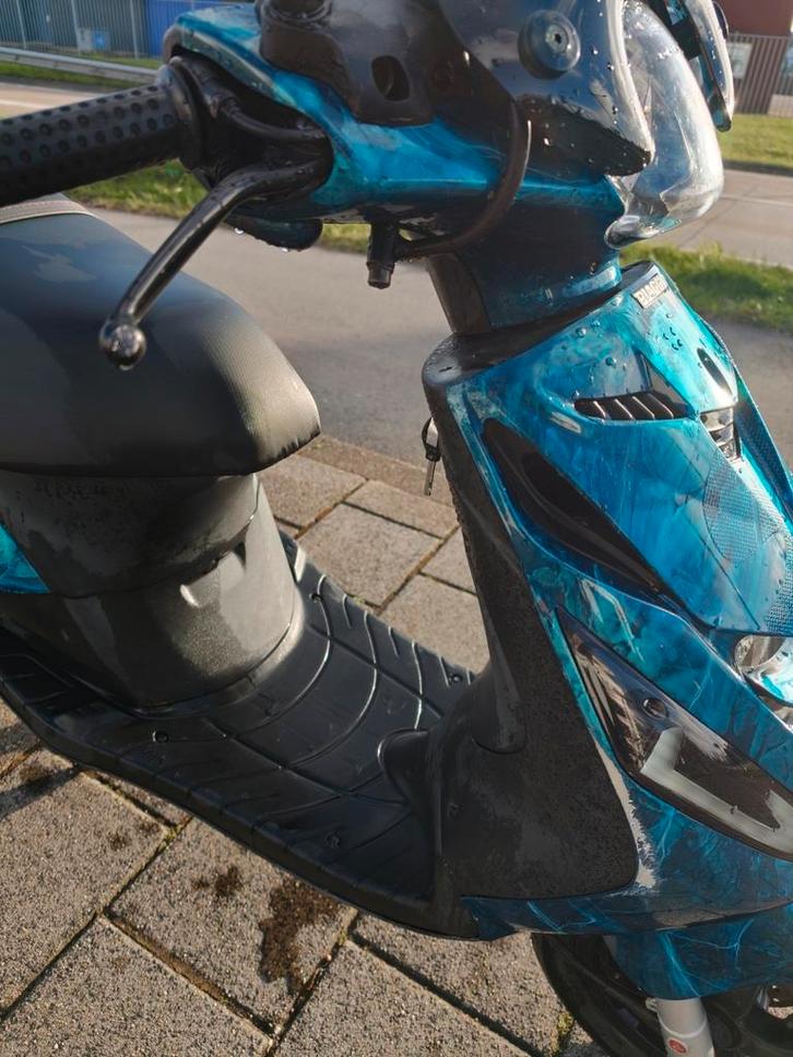 Piaggio Zip 2023 | Goed onderhouden | Incl. hoes, Fietsen en Brommers, Scooters | Piaggio, Gebruikt, Zip, Maximaal 45 km/u, Benzine