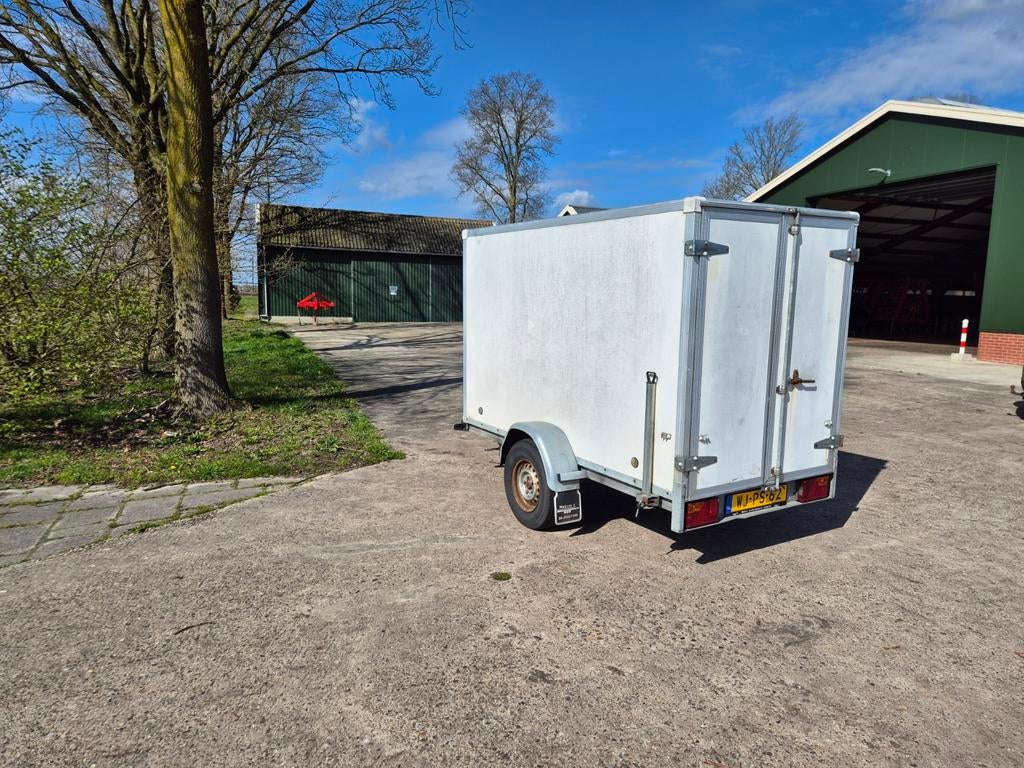 Gesloten aanhanger 1300kg, binnenmaat 130x250cm, Ophalen, Gebruikt
