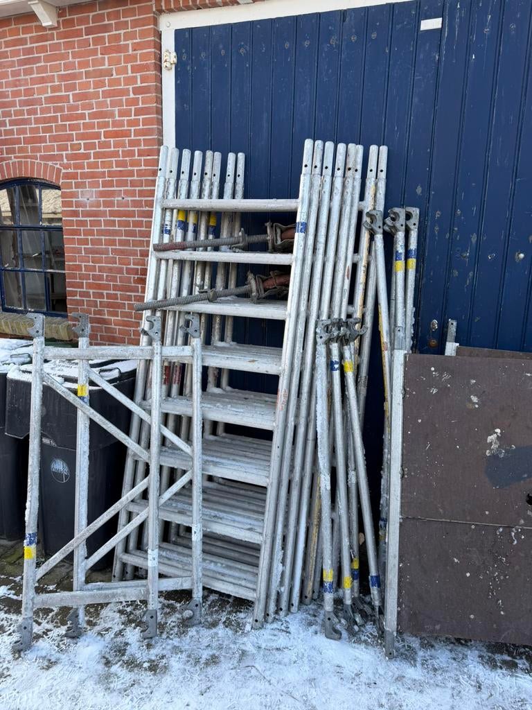 LAYHER ALUMINIUM ROLSTEIGER, Ophalen, Zo goed als nieuw