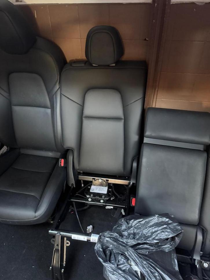Tesla Model Y Stoelen Set Zwart Leder Origineel, Auto-onderdelen, Interieur en Bekleding, Ophalen of Verzenden