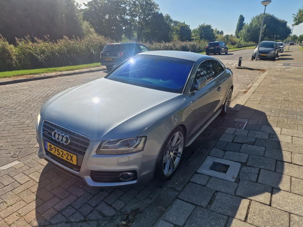 Audi A5 2.0 Tfsi 211pk Quattro 2011 Grijs, Zwart, 4 cilinders, 1984 cc, 4 stoelen