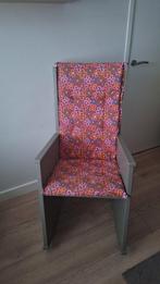 Houten schommelstoel met kussen., Huis en Inrichting, Stoelen, Ophalen, Zo goed als nieuw, Hout, Eén