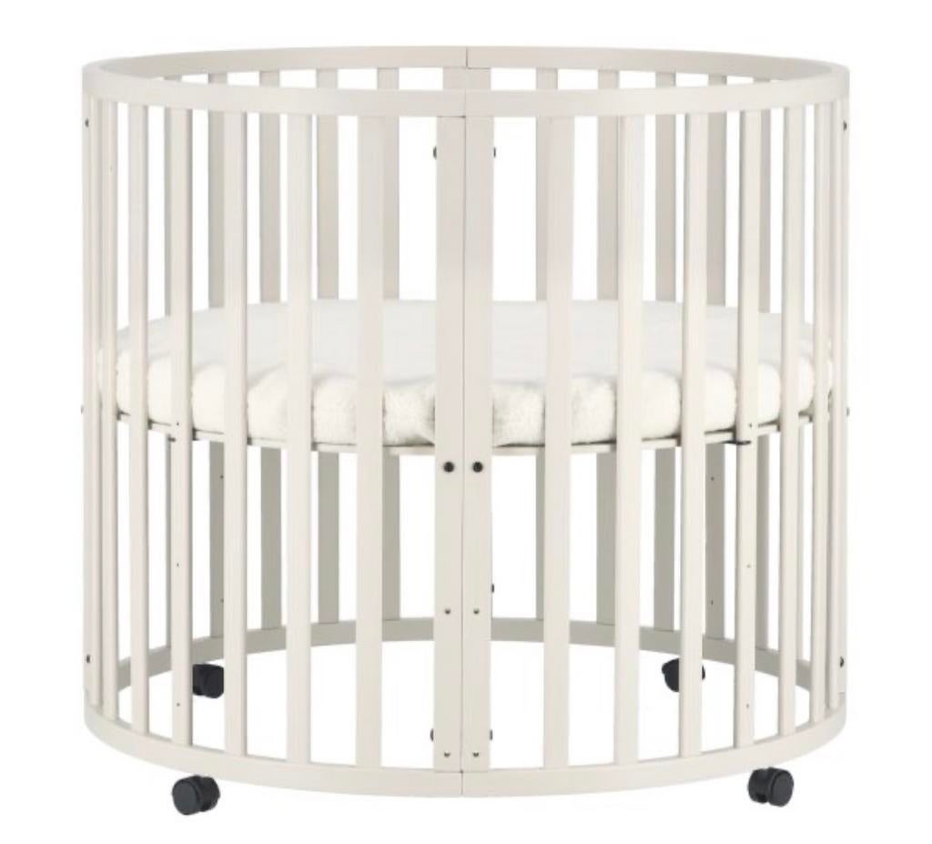 Ronde witte box met gebruikerssporen, Kinderen en Baby's, Boxen, Ophalen of Verzenden, Gebruikt, Rond, Wieltjes
