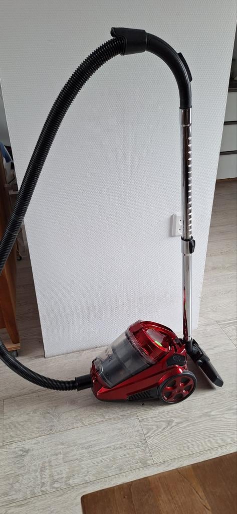 Stofzuiger, gebruikt maar werkt nog prima zonder stofzak., Ophalen, Gebruikt