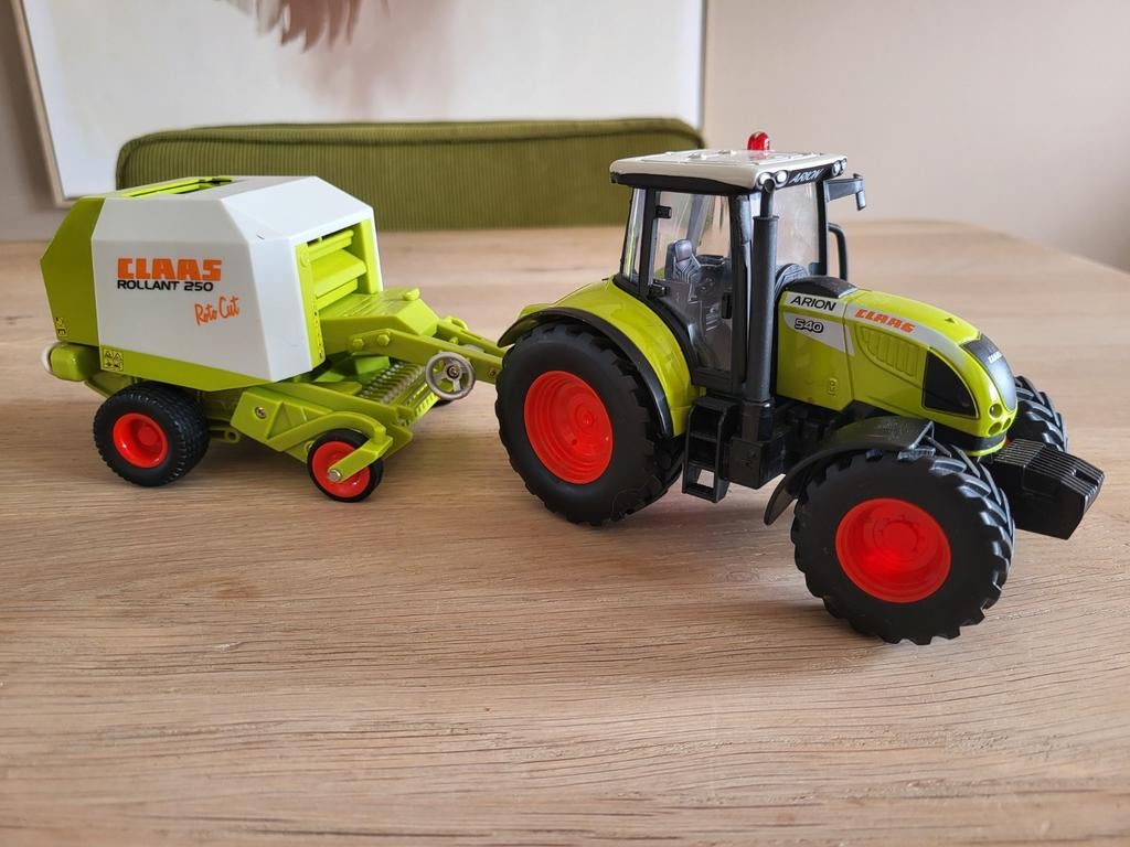 Bruder tractor en balenpers, Ophalen, Gebruikt