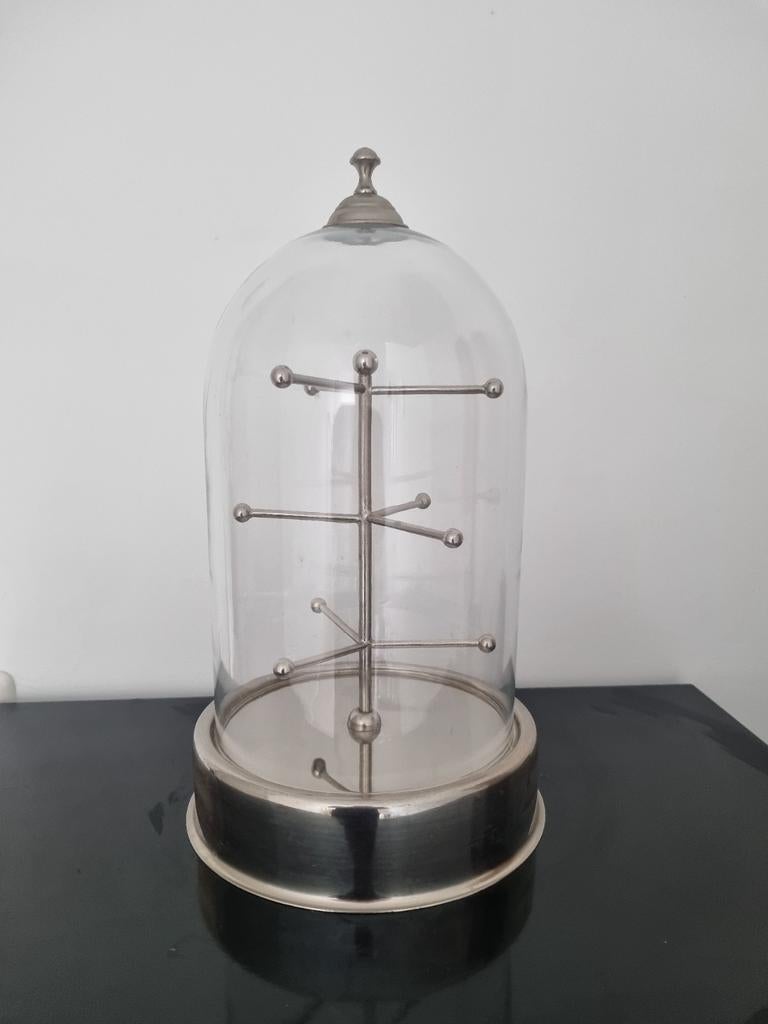 Glazen stolp met zilverkleurige houder, Ophalen