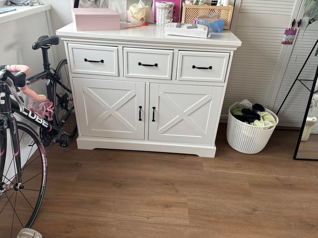 Kinderkamer/ commode en ledikant, Kinderen en Baby's, Kinderkamer | Complete kinderkamers, Ophalen of Verzenden, Zo goed als nieuw