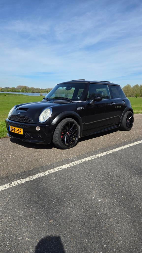 Mooie MINI Cooper S (R53) 2005 met compleet Aero pakket, Voorwielaandrijving, 4 cilinders, 1600 cc, Zwart