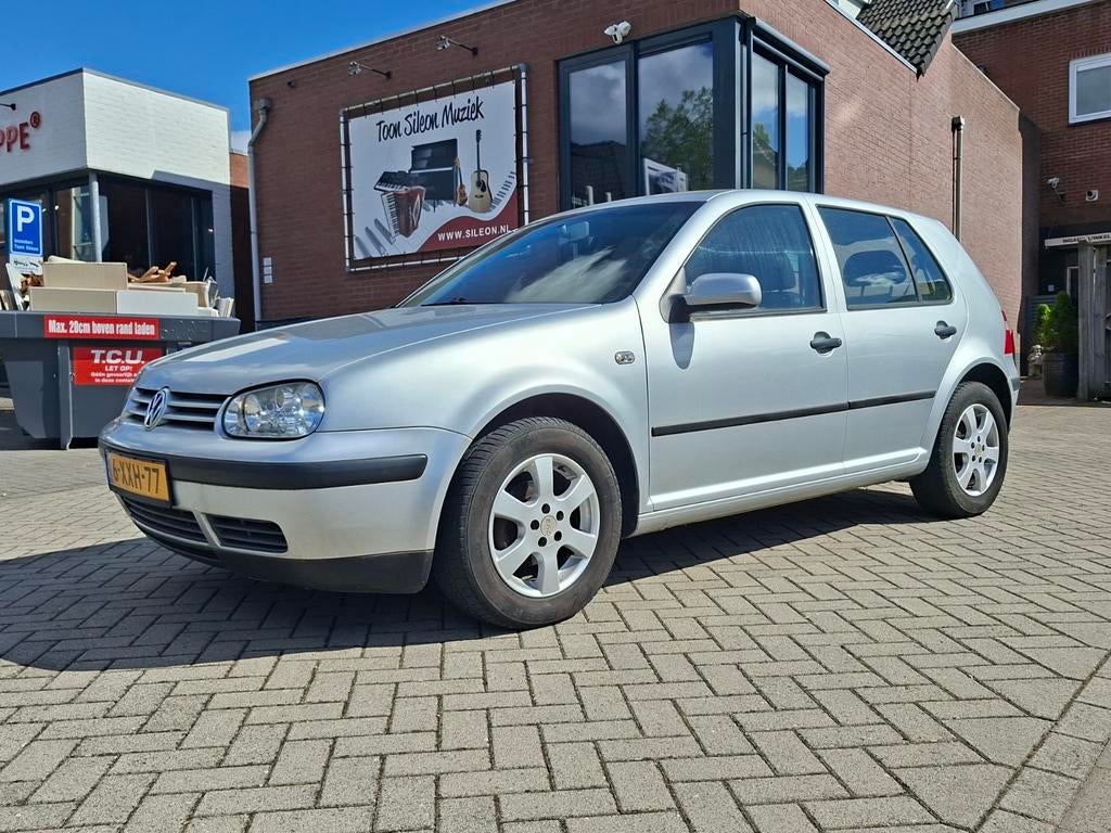 Volkswagen 1.4 16v 2003 Zilver, Auto's, Voorwielaandrijving, Stof, 74 pk, Zwart