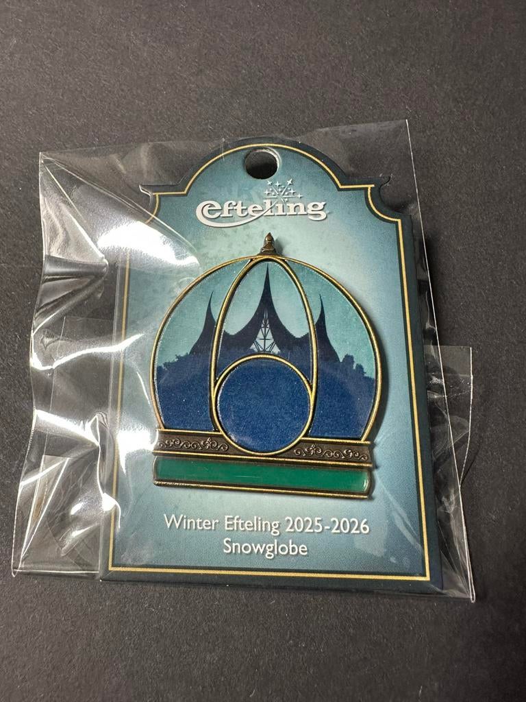 Efteling pin winter 2025-2026, Verzamelen, Efteling, Ophalen of Verzenden, Zo goed als nieuw, Button of Speldje