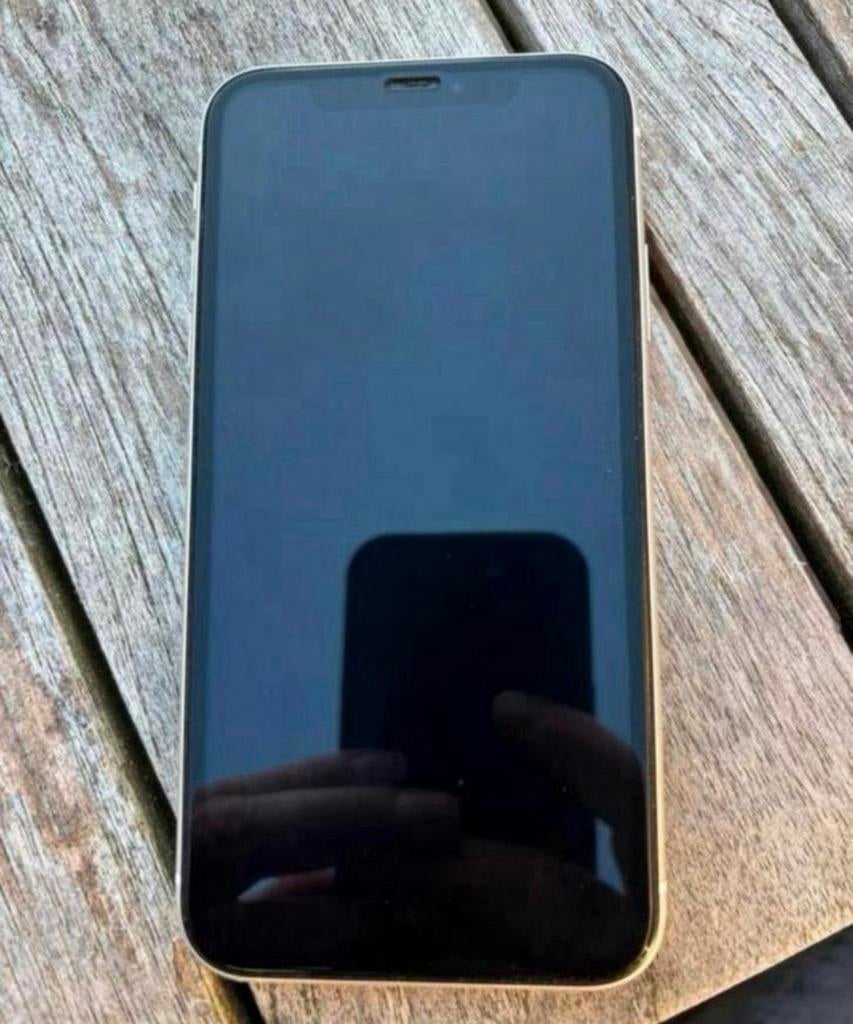 iPhone 11 64 GB in keurige staat, Telecommunicatie, Mobiele telefoons | Apple iPhone, Gebruikt, Zwart, IPhone 11, Ophalen of Verzenden