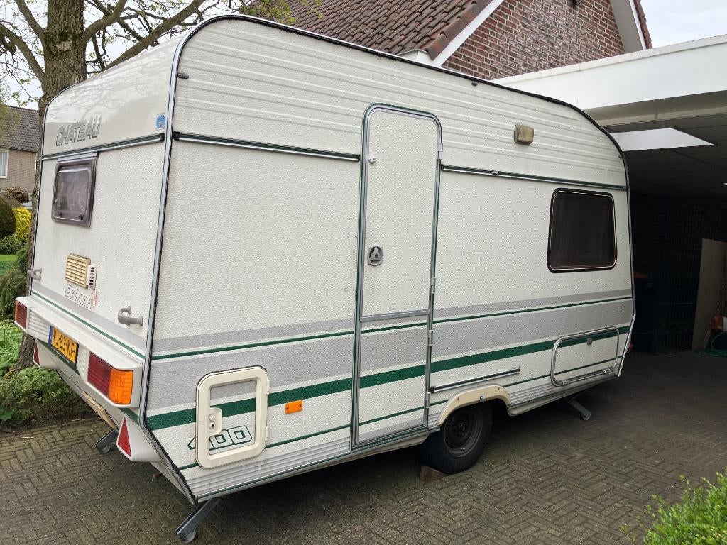 Caravan met toebehoren, Caravans en Kamperen, Chateau, Rondzit, Particulier, 4 tot 5 meter