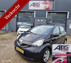 Toyota Aygo 1.0-12V + AIRCO APK DECEMBER 2026, Voorwielaandrijving, Gebruikt, 4 stoelen, Origineel Nederlands