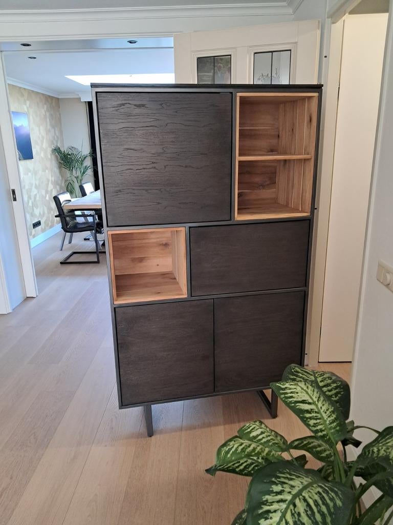 Donkergrijze kast van Xooon, Ophalen, Zo goed als nieuw