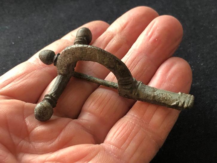 Bodemvondst Romeinse 3 KNOPPEN Fibula mantelspeld 1800 jr., Antiek en Kunst, Curiosa en Brocante, Ophalen of Verzenden