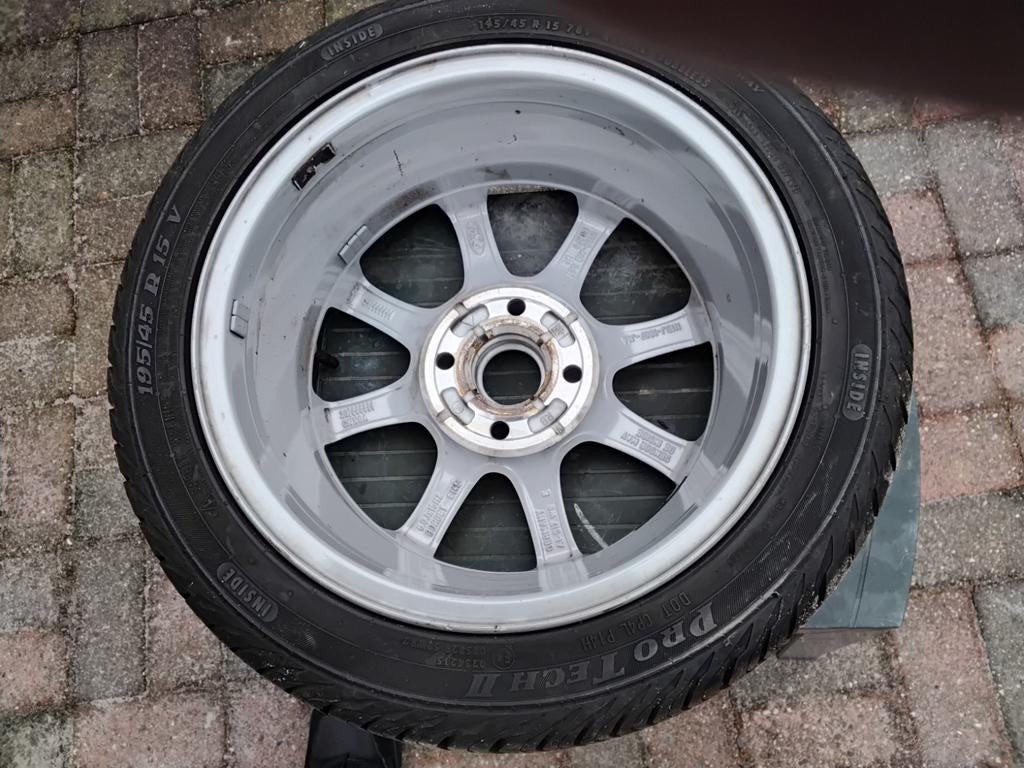 Ford Fiesta velg met mooie reserveband, Ophalen, Gebruikt, 15 inch, Personenwagen