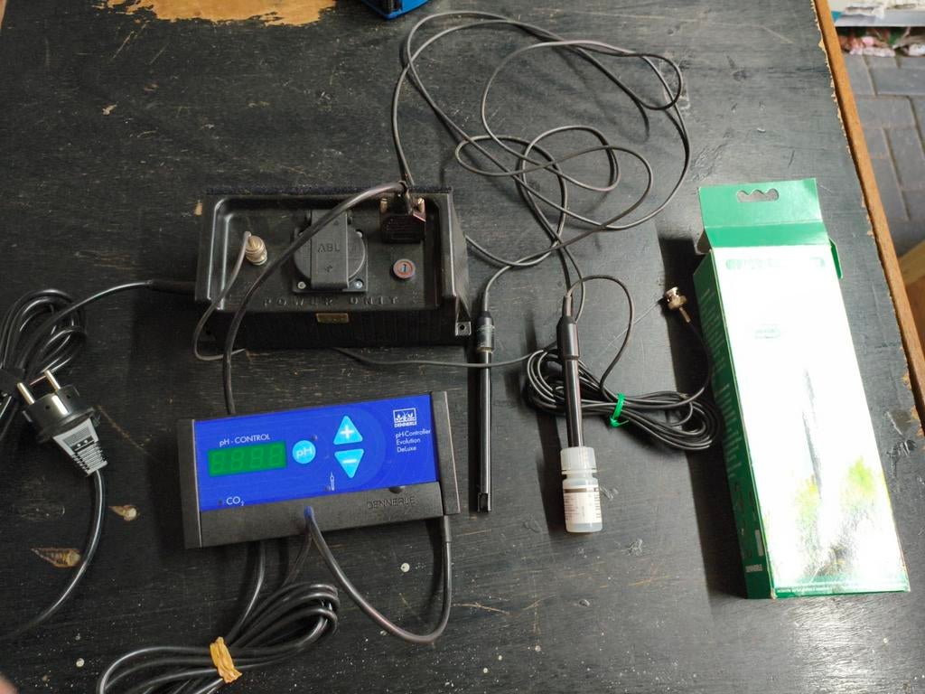 pH control bennerle, Zo goed als nieuw, Inclusief controller, CO₂-systeem, Dennerle