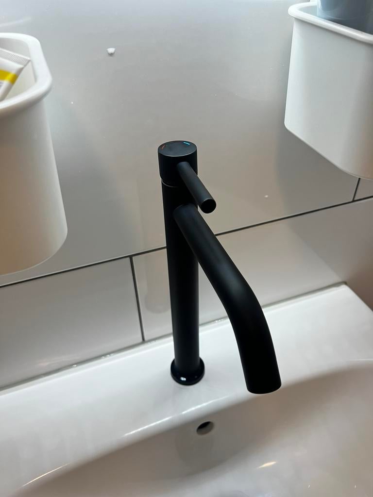 Matte black tap, Doe-het-zelf en Verbouw, Sanitair, Zo goed als nieuw, Douche, Ophalen