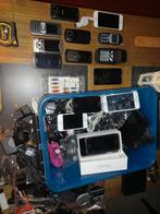 Oude telefoons + accessoires (+/- 15 stuks), Telecommunicatie, Ophalen, 6 megapixel of meer