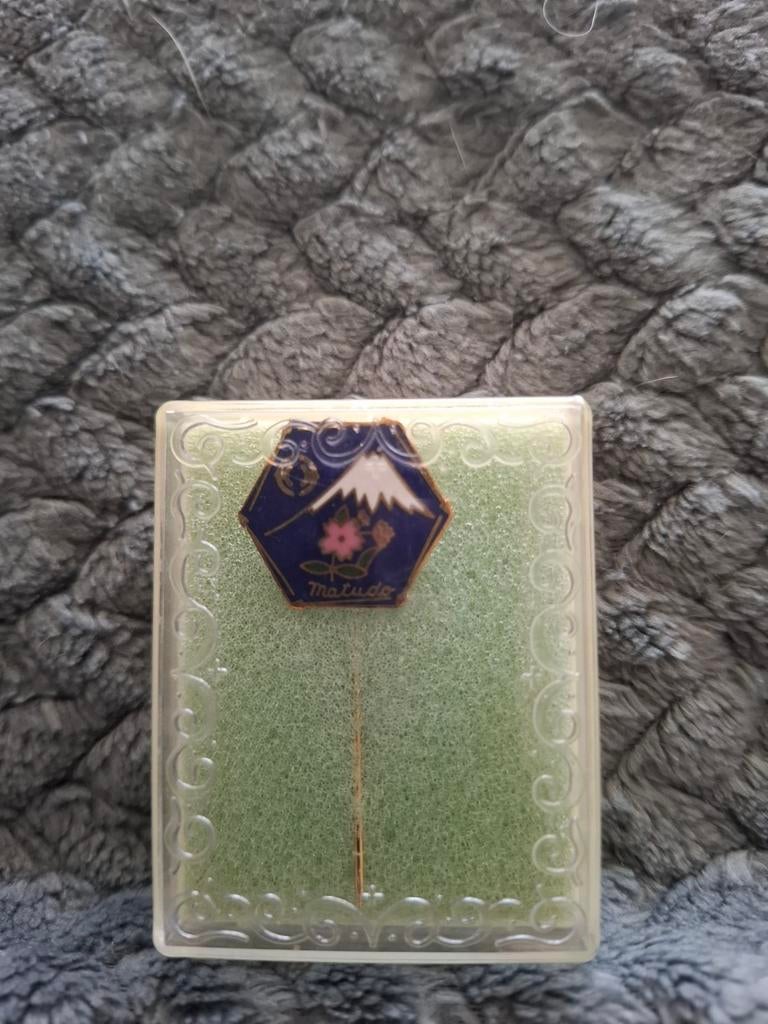 Reversspelden uit Japan. [Per stuk €12,50] WMC, Verzamelen, Speldjes, Pins en Buttons, Ophalen, Zo goed als nieuw, Speldje of Pin