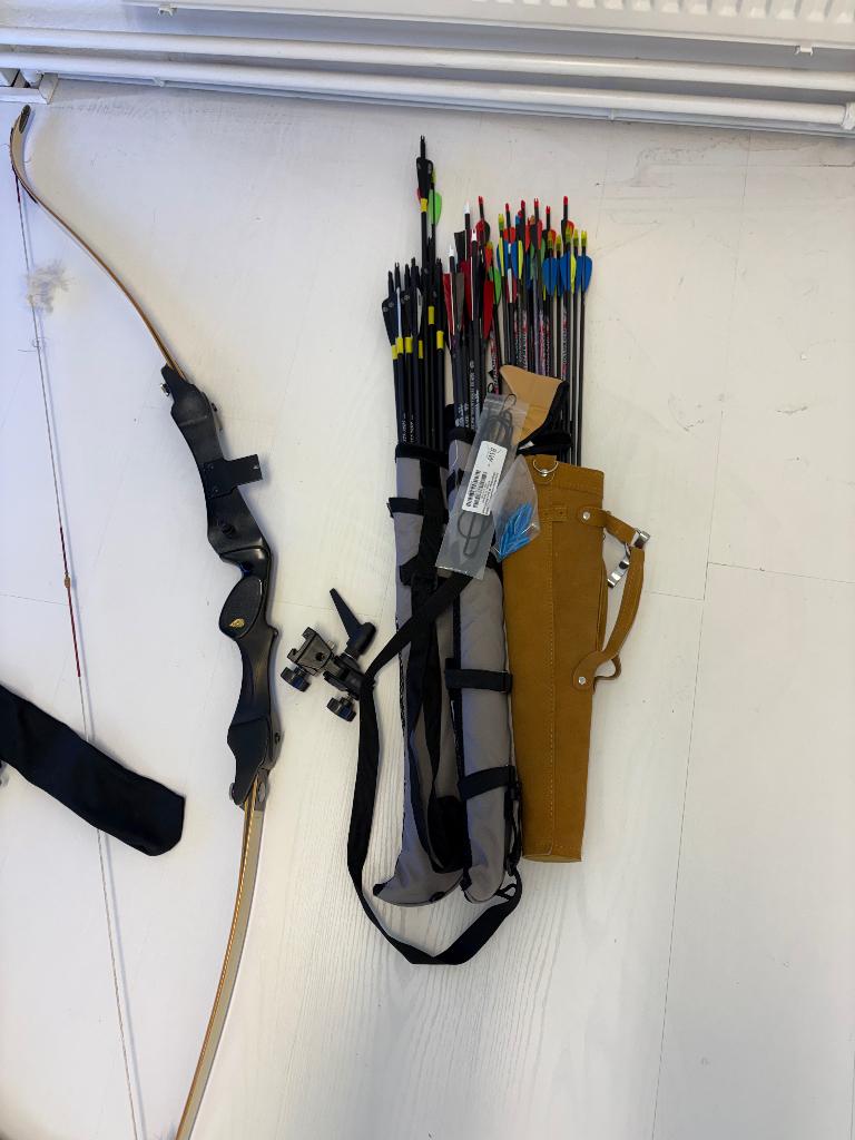 Pijl en boog handboog met pijlen. doe een bod., Sport en Fitness, Handboogschieten, Ophalen, Nieuw, Pijlen